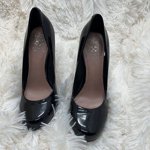 Lightly worn Vince Camuto black heels 8B - Picture 1 of 4